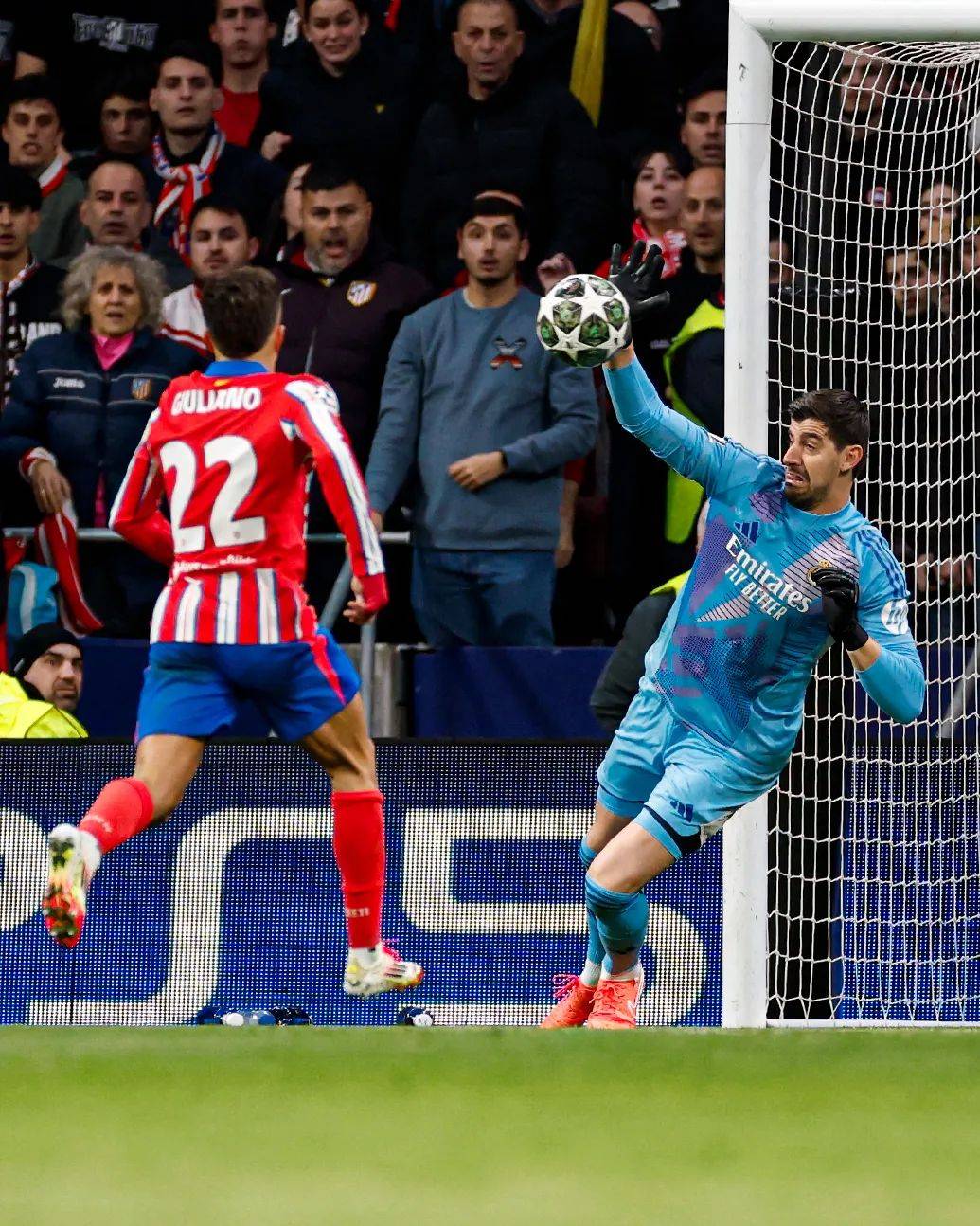 阿贾克斯再次造神奇，晋级欧冠八强！的简单介绍